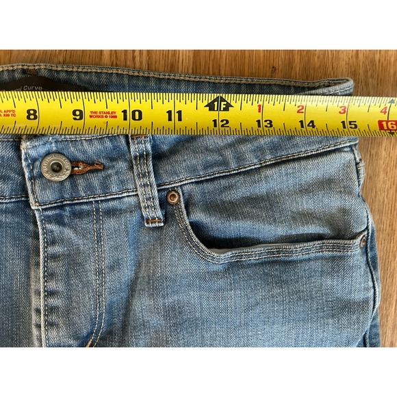 Levi Demi Curve Mid Rise Straight Jeans Size 10/30 - Picture 4 of 8